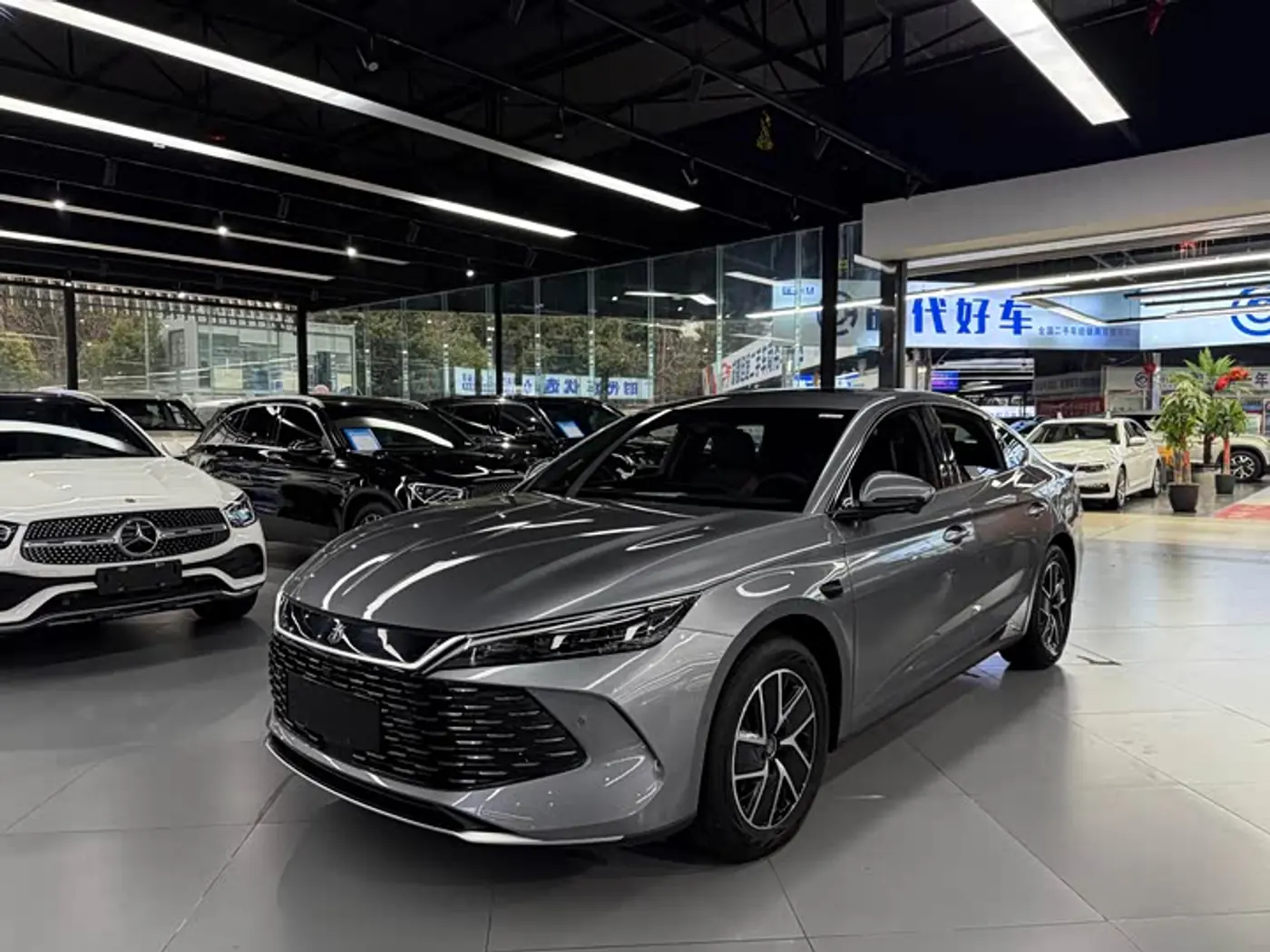BYD Qin L I, 2025