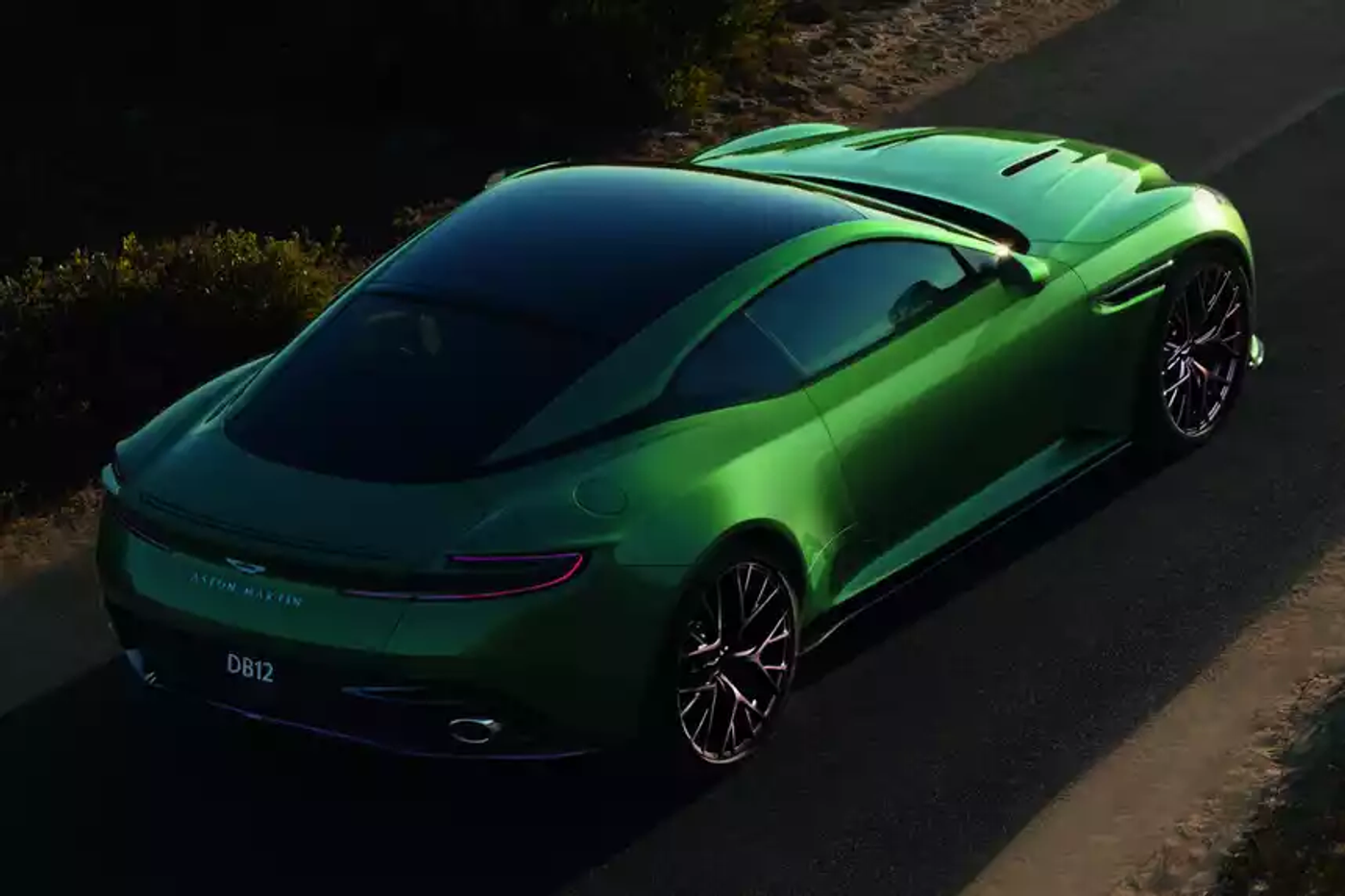 Препарируем Aston Martin новой эпохи: только с V8 и «цифровым» интерьером