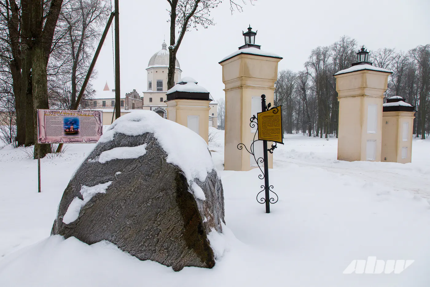 Путевой дневник Rox 01: едем к белорусскому замку в «китайце» за $88 тысяч