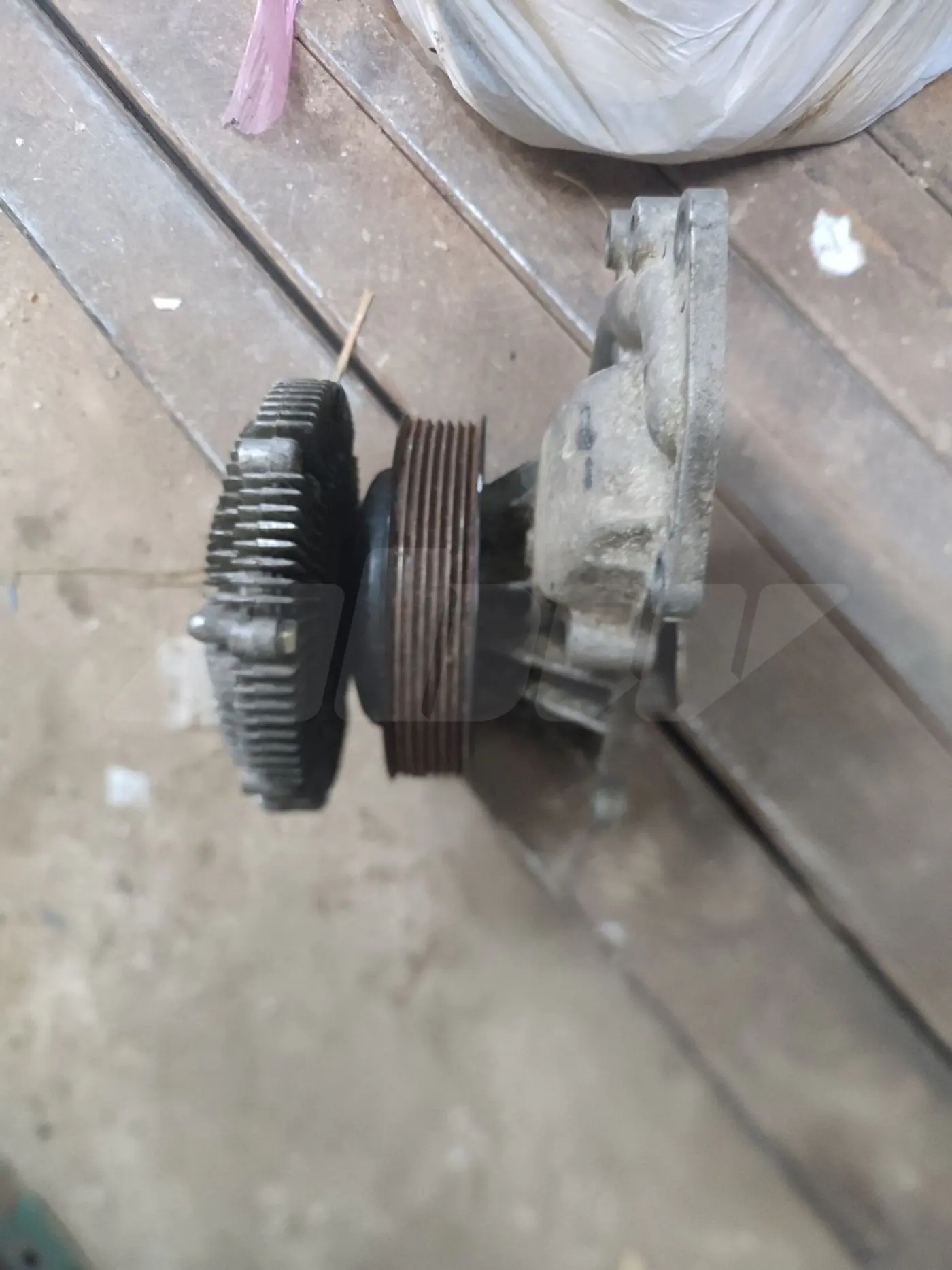 Помпа к Nissan Patrol 2002