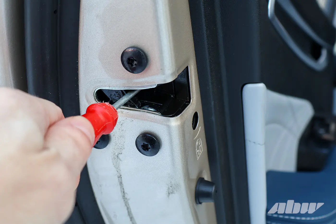 «Пипка замерзла», «аккум сдох», расход удвоился: с чем столкнулись автомобилисты в сильные морозы