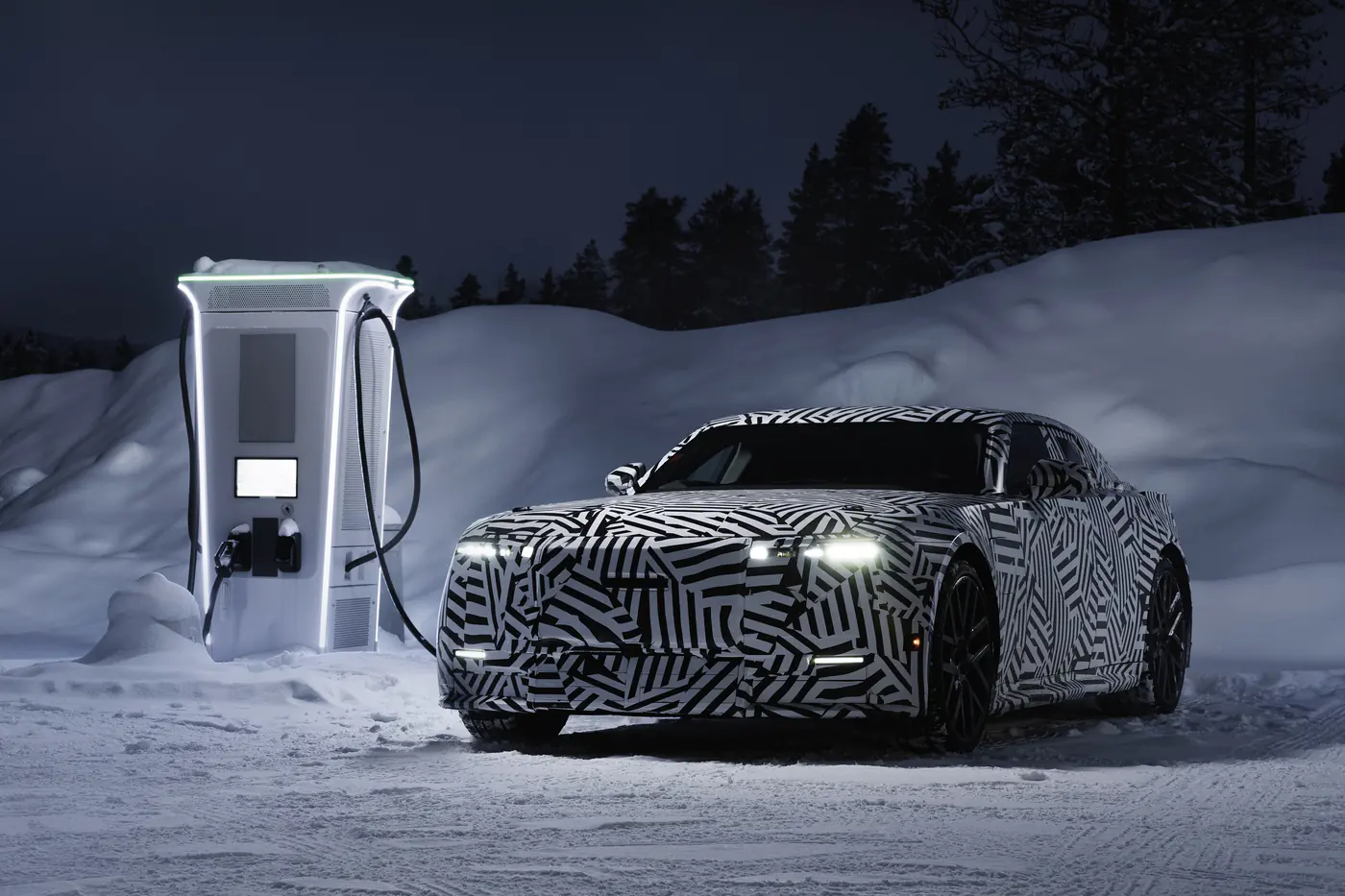Электрическая заморозка: будущий Jaguar GT проходит зимние испытания