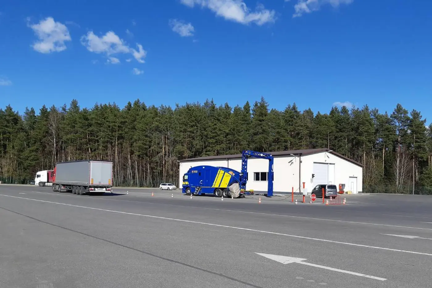 В Литве таможенники получили штраф в 10 млн. евро за пропуск фур с контрабандой