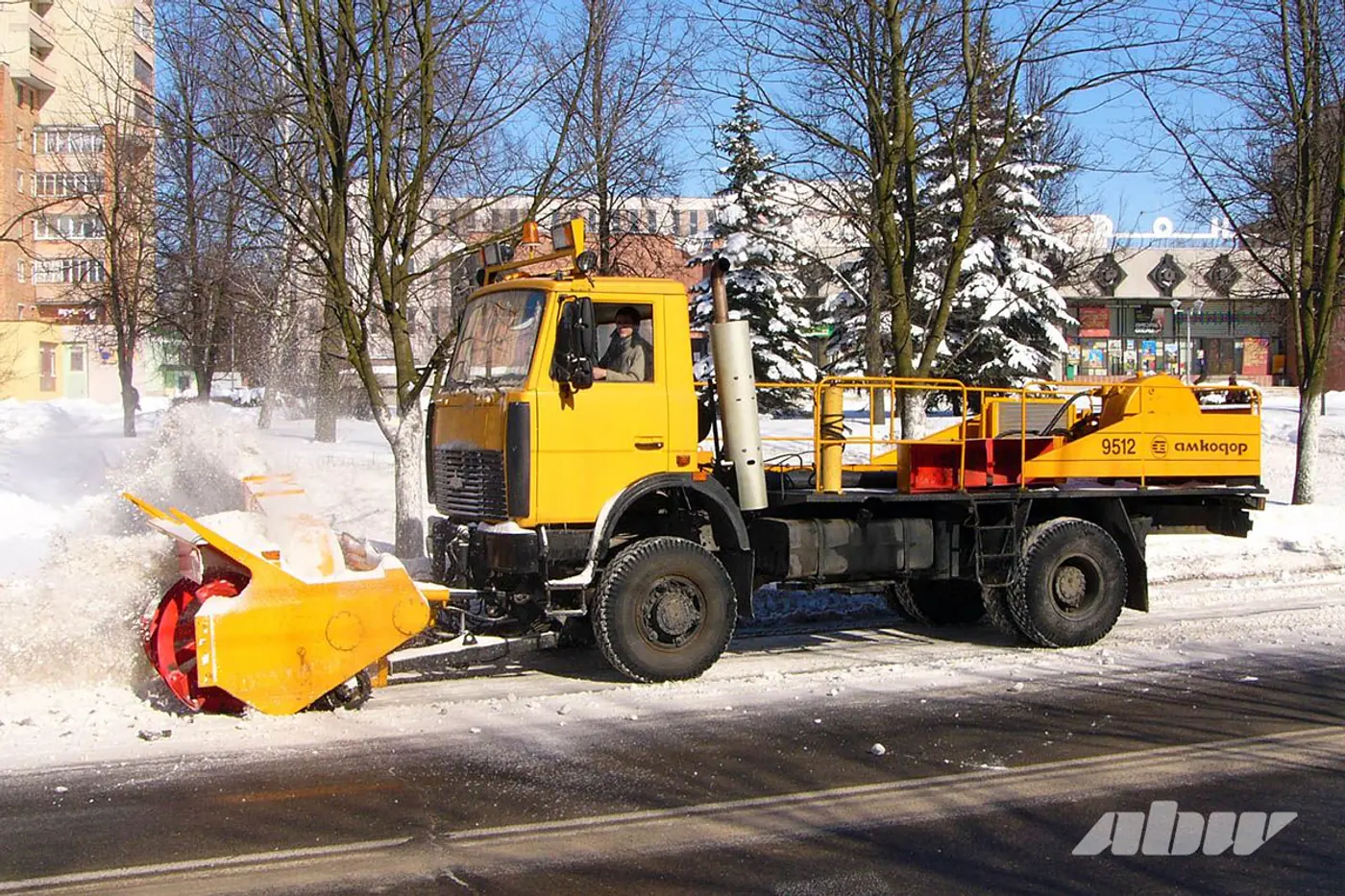 Листая фотоархив: как снегоочиститель «Амкодор-9512» проходил испытания в 2005-м