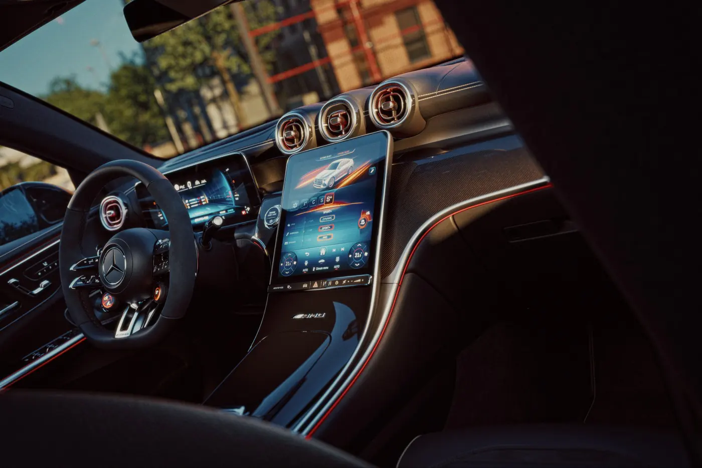 «Горячий паркет»: представлен кроссовер Mercedes-AMG GLC 53 с «шестеркой» под капотом