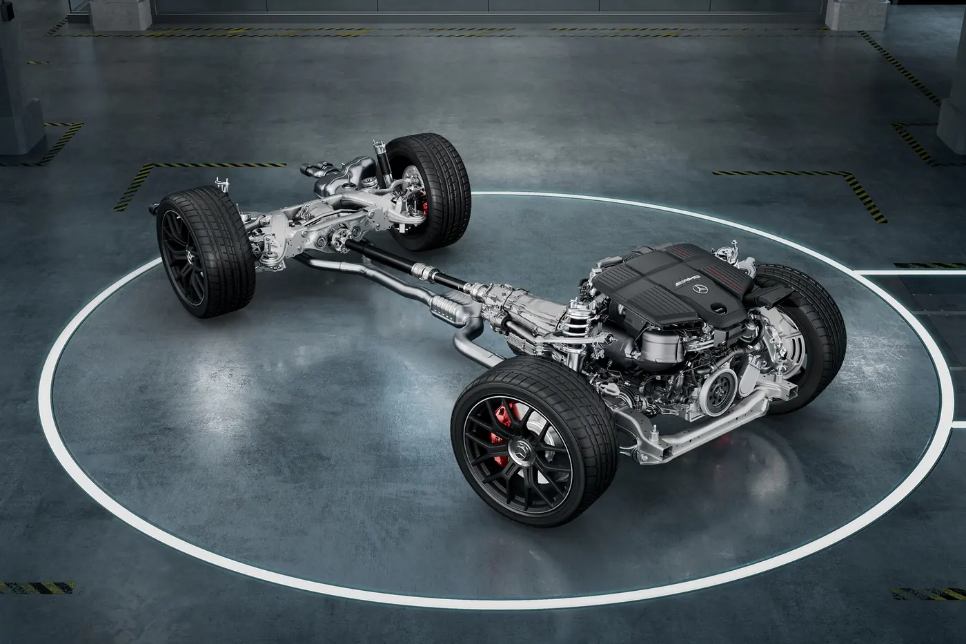 «Горячий паркет»: представлен кроссовер Mercedes-AMG GLC 53 с «шестеркой» под капотом