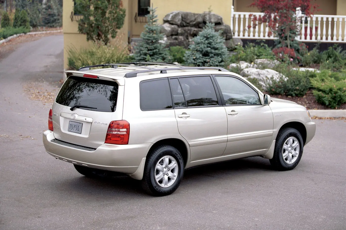 «Горец-5»: в новом поколении Toyota Highlander распрощался с ДВС