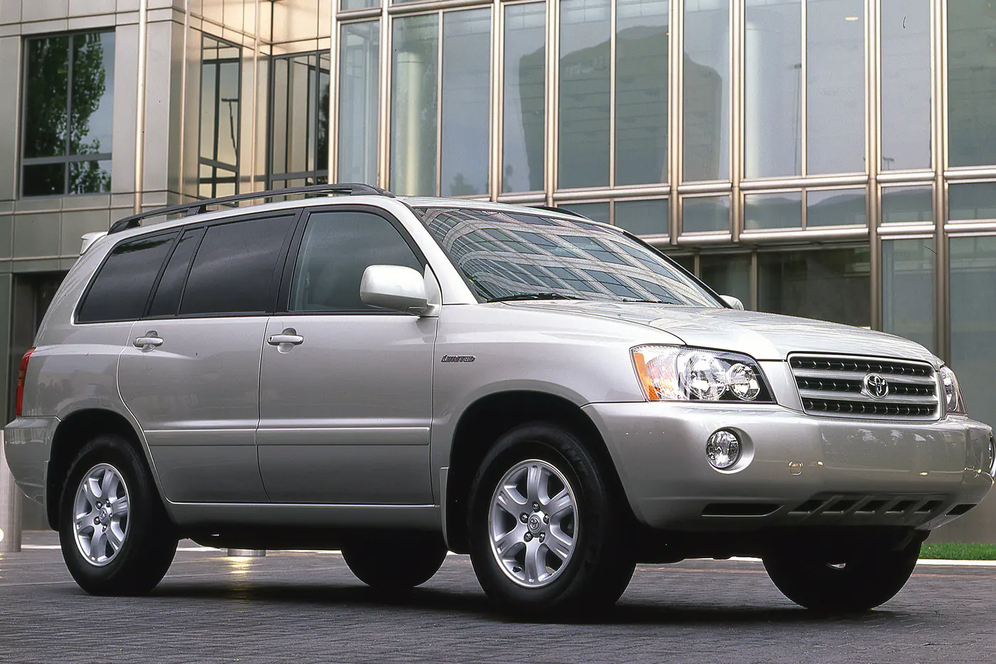«Горец-5»: в новом поколении Toyota Highlander распрощался с ДВС