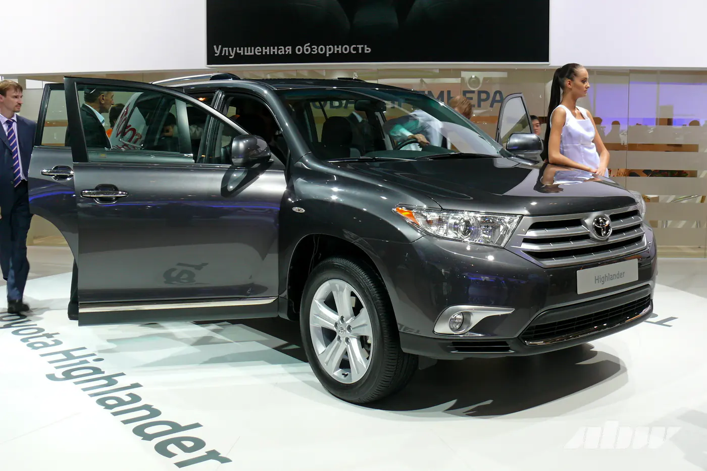 «Горец-5»: в новом поколении Toyota Highlander распрощался с ДВС