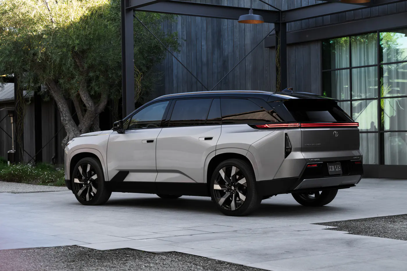 «Горец-5»: в новом поколении Toyota Highlander распрощался с ДВС