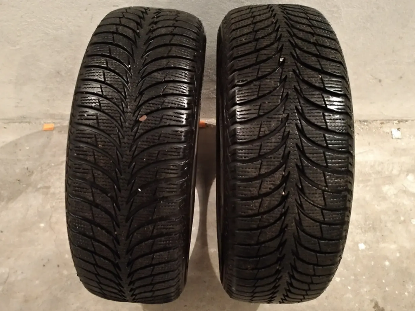 R16 205 60 Goodyear UltraGrip Ice+