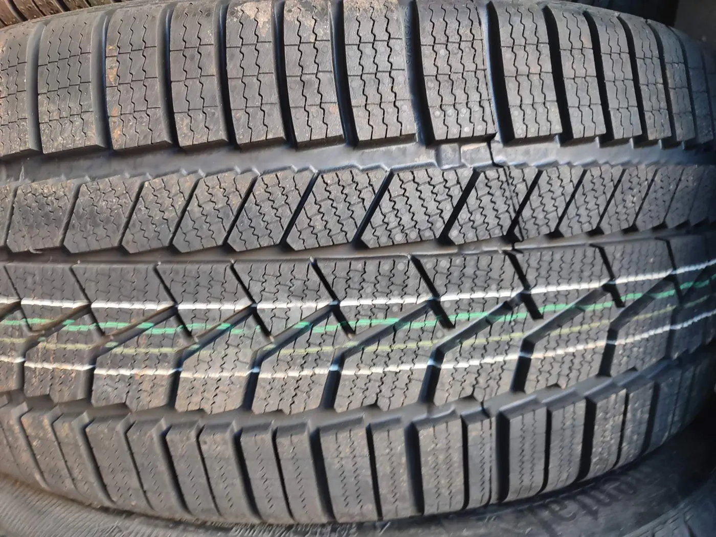 R19 245 40 Continental WinterContact TS 860 S  SSR