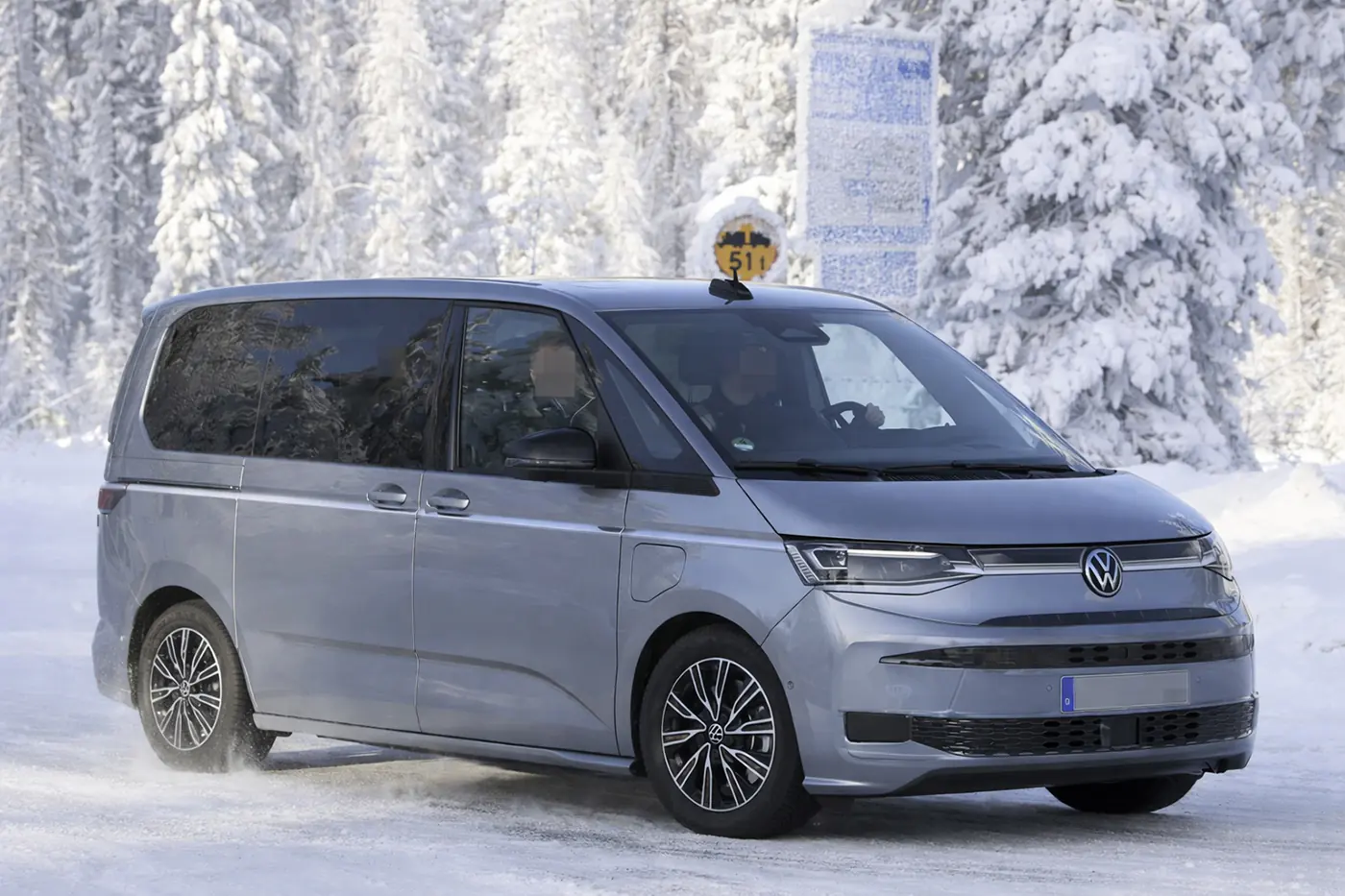 Volkswagen Multivan готовят к серьезному обновлению в 2027 году. И это не просто рестайлинг