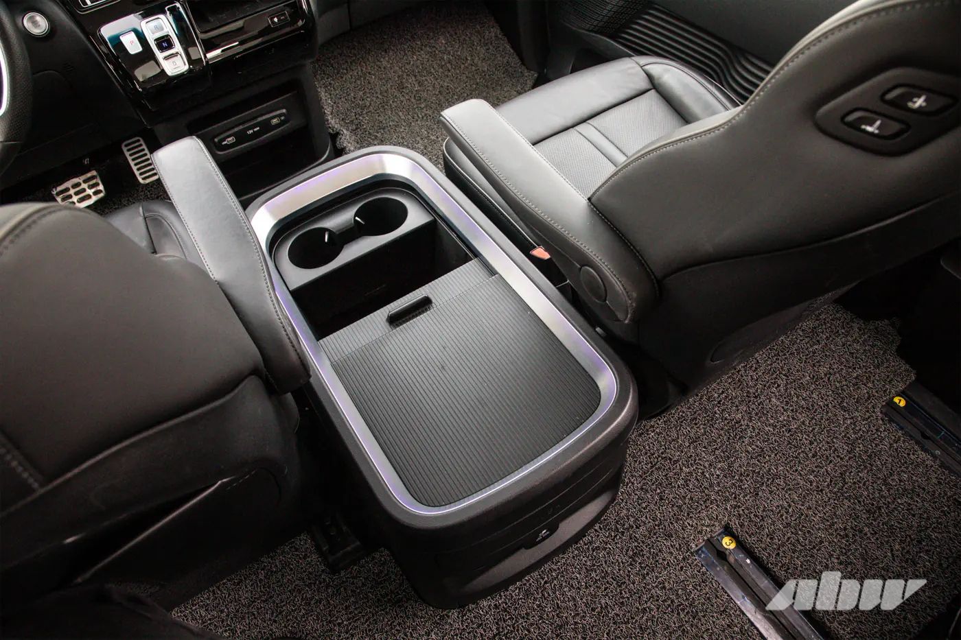 Газовый гигант: секонд-тест Hyundai Staria LPG