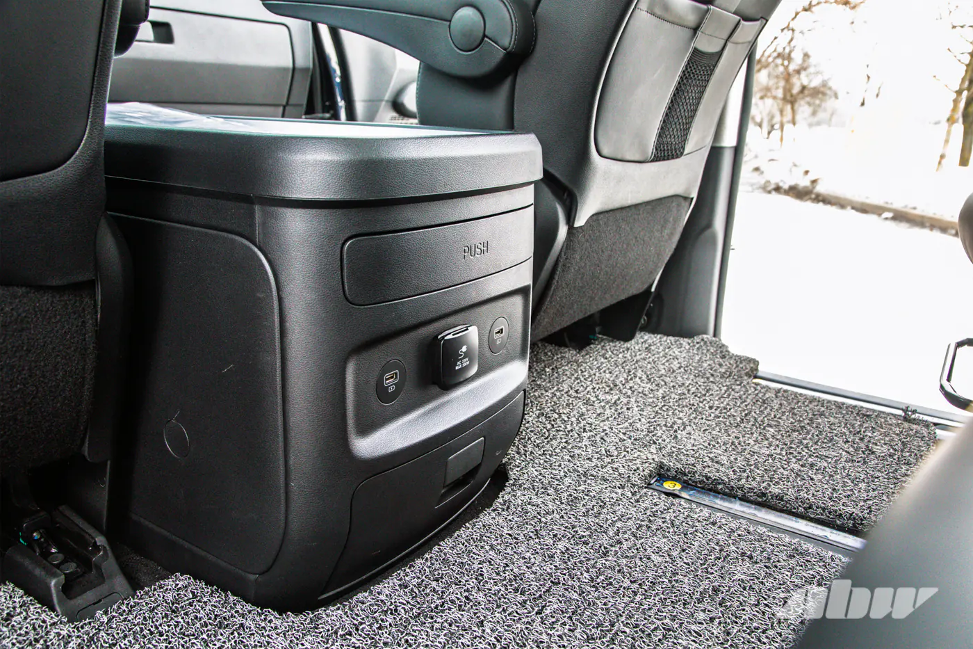 Газовый гигант: секонд-тест Hyundai Staria LPG