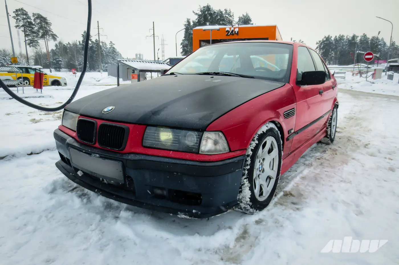 BMW_Е36_спереди_слева