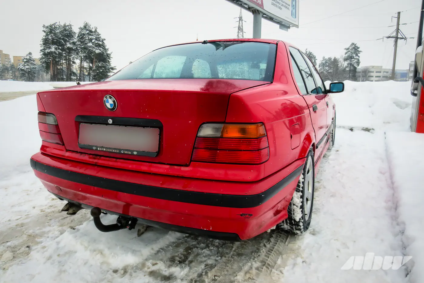 BMW_Е36_сзади_справа
