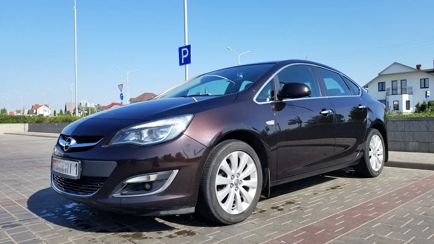 Opel Astra J Рестайлинг, 2013