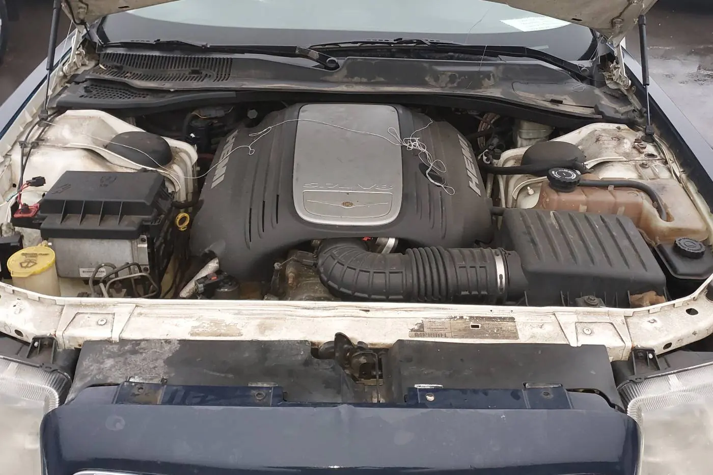 Chrysler 300C из автопарка ГАИ продают с торгов – сколько просят