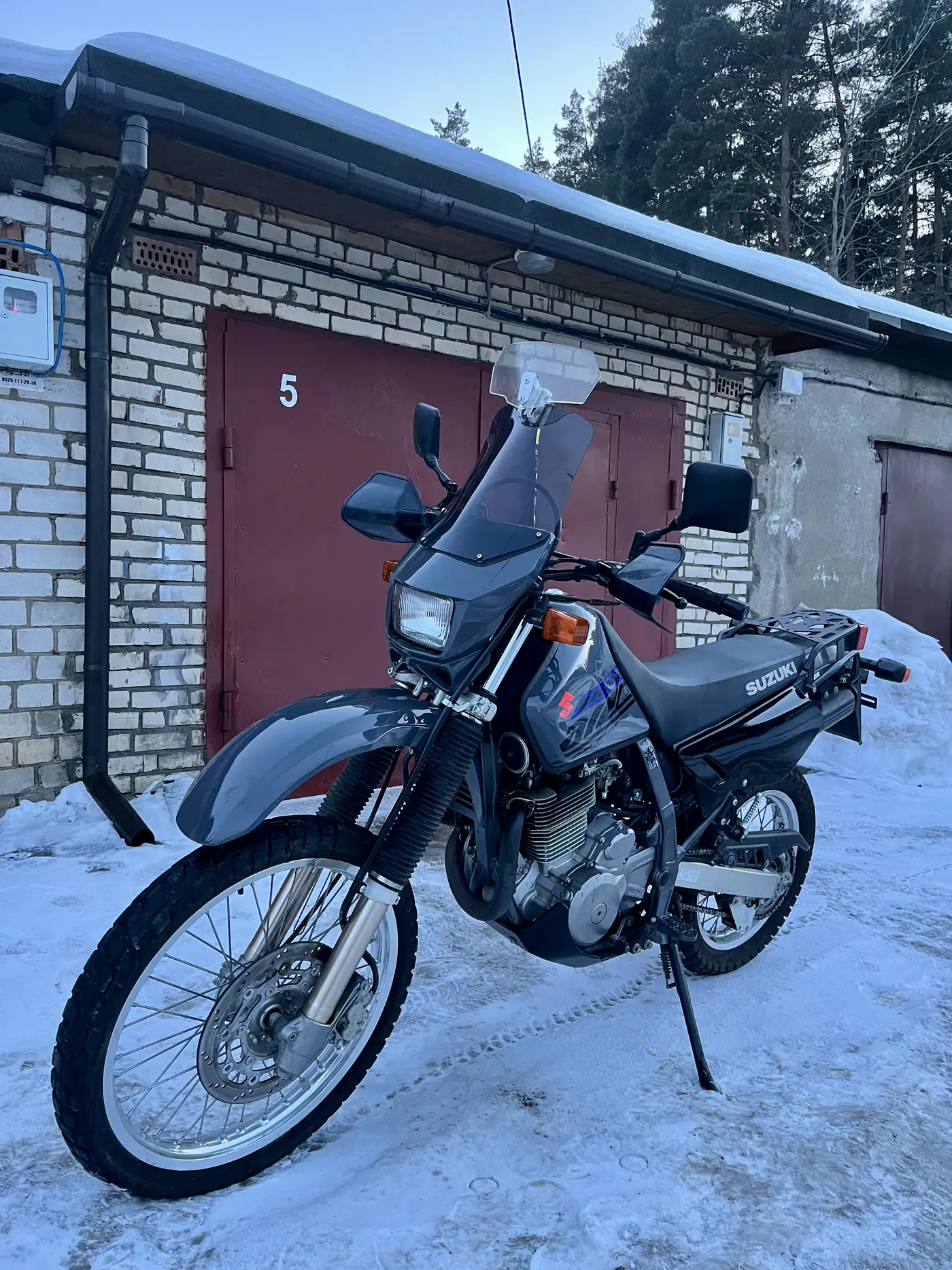 Suzuki DR 650 SE, 2019