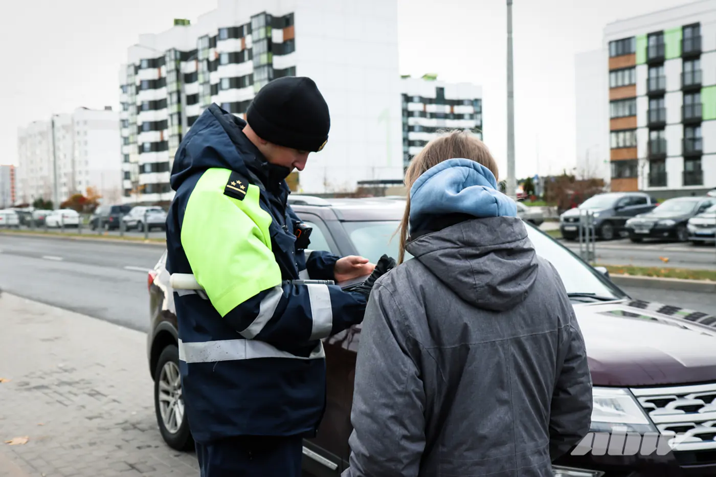 «Звоните в 102»: ГАИ рекомендует предупреждать об опасных пешеходах