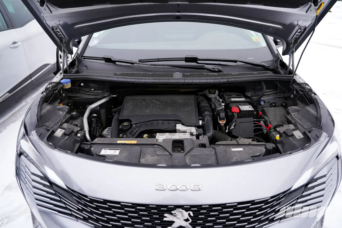 Кроссовер против компактвэна, или Что мы потеряли: сравнительный тест Peugeot 3008 и Renault Grand Scenic IV