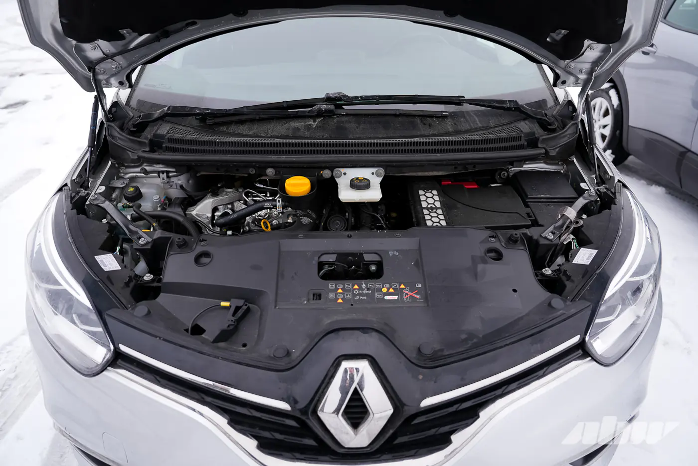 Кроссовер против компактвэна, или Что мы потеряли: сравнительный тест Peugeot 3008 и Renault Grand Scenic IV