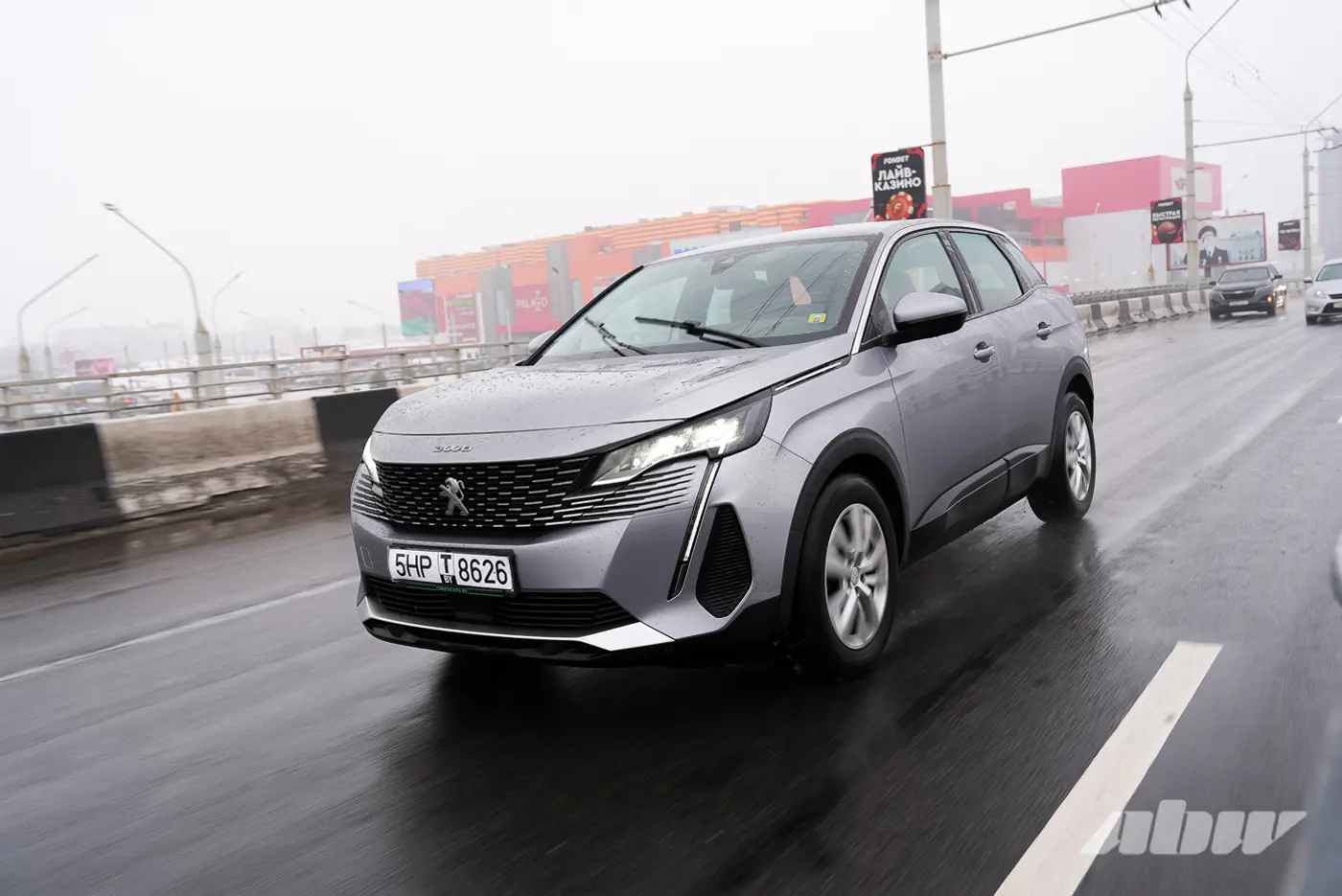 Кроссовер против компактвэна, или Что мы потеряли: сравнительный тест Peugeot 3008 и Renault Grand Scenic IV