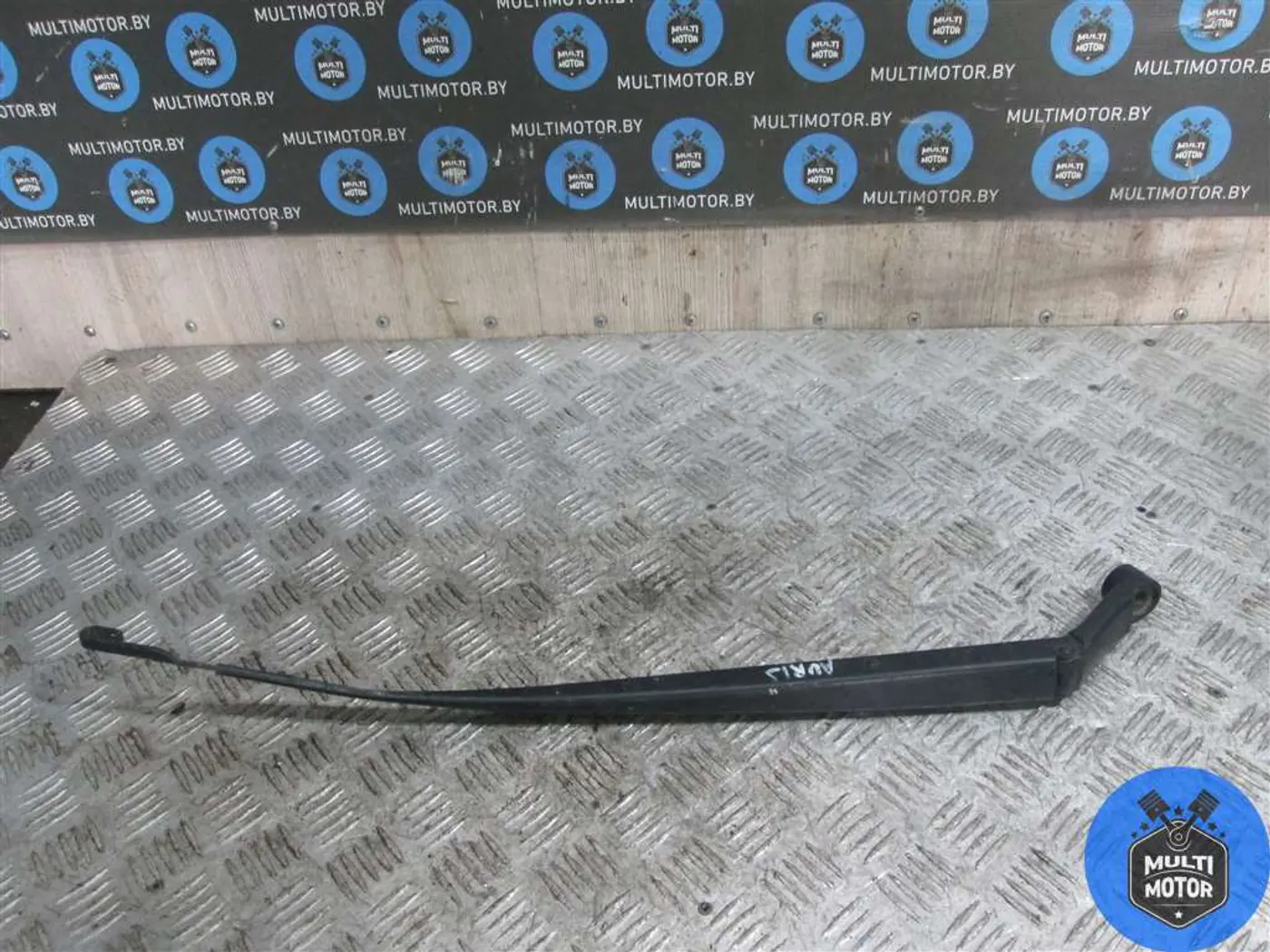 Щеткодержатель к Toyota Auris 2008