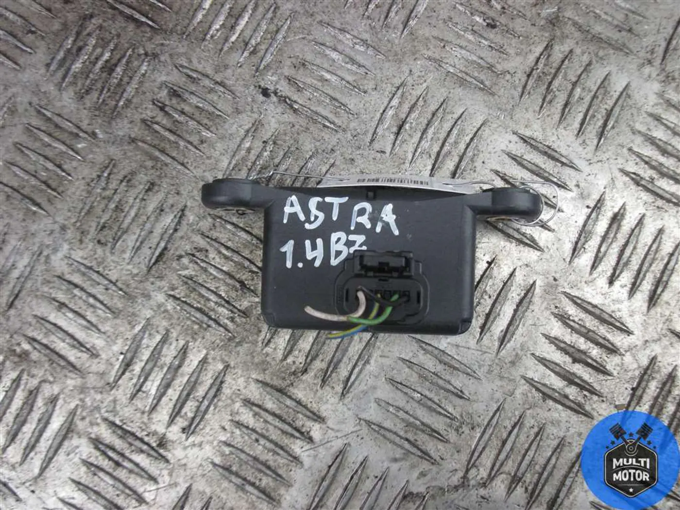 Датчик ускорения к Opel Astra 2011