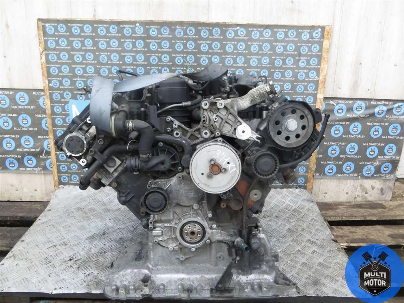 Двигатель к Audi A4 2011