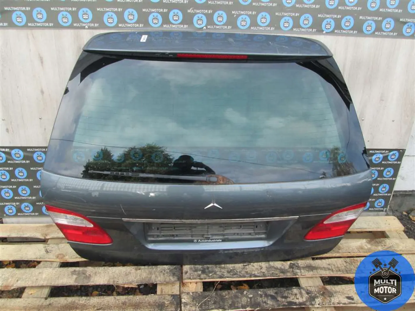 Кнопка открытия багажника к Mercedes-Benz E-klasse 2004