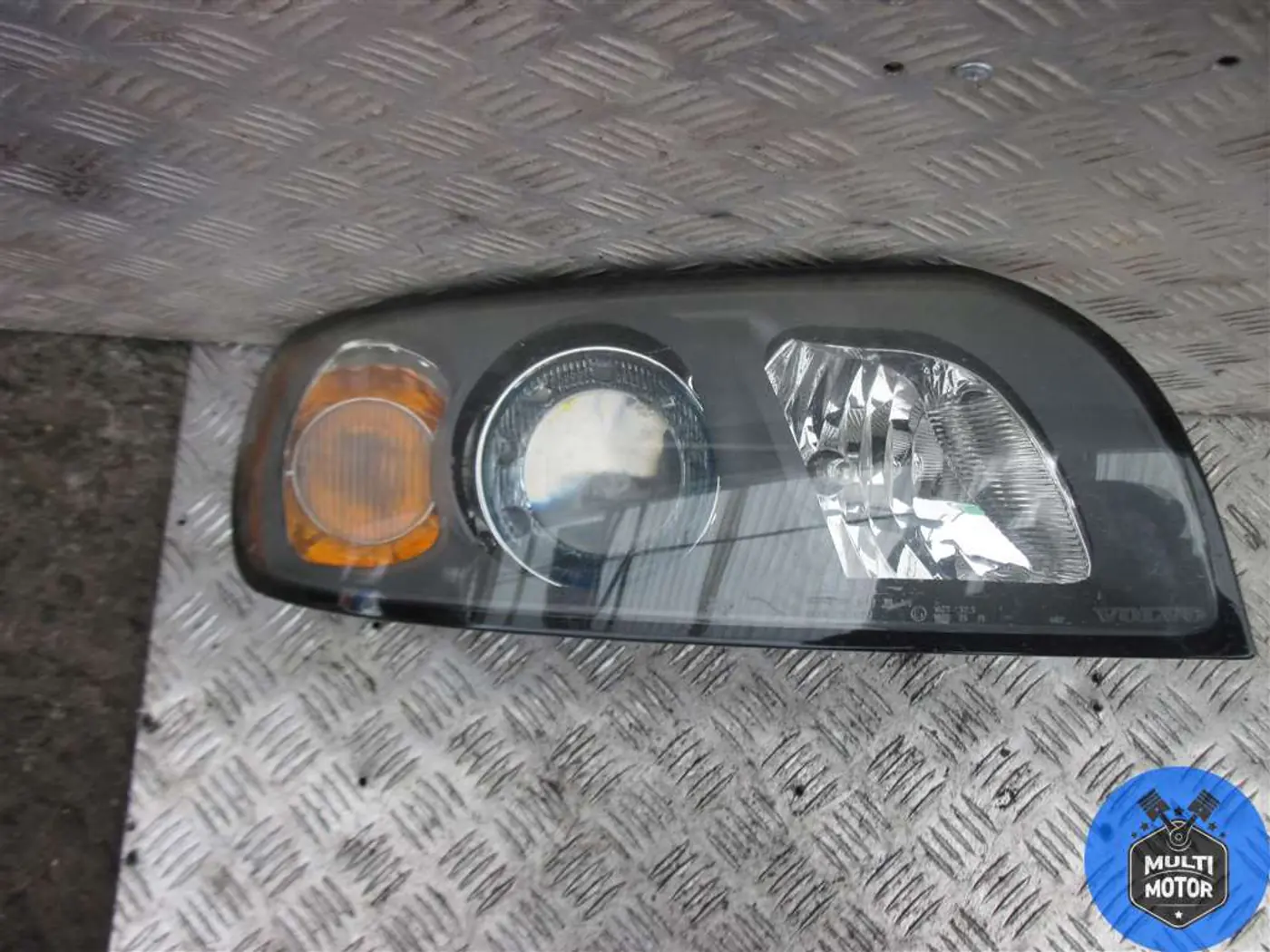 Фара правая к Volvo V50 2008
