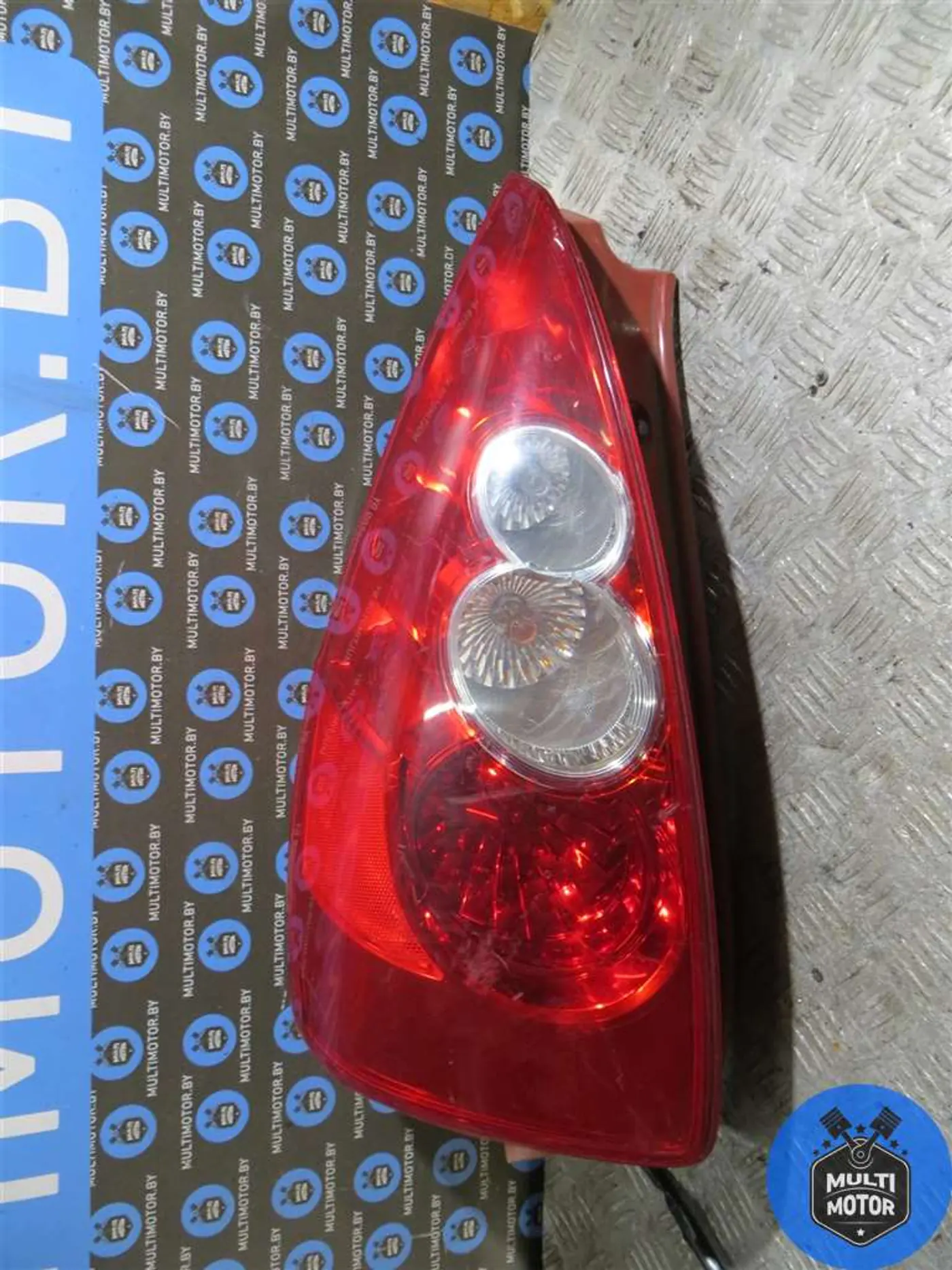 Фонарь задний левый к Mazda 5 2006