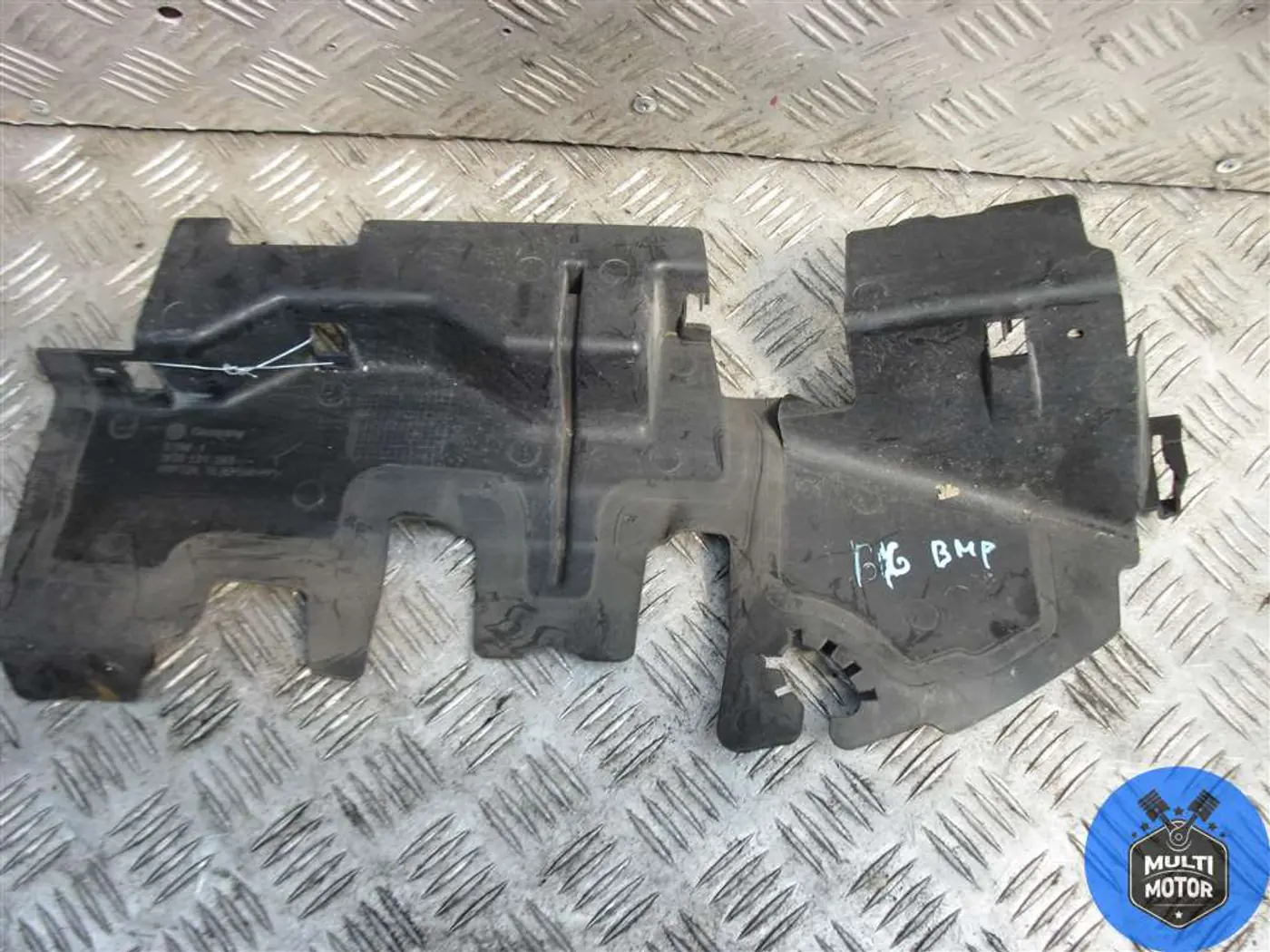 Воздухозаборник к Volkswagen Passat 2008