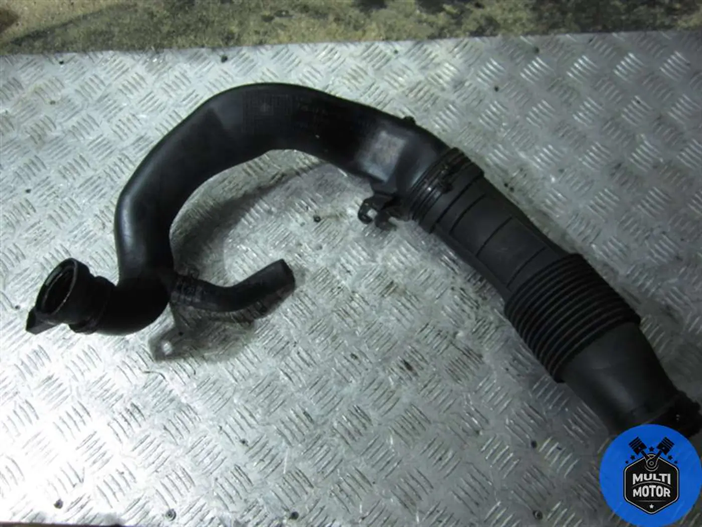 Патрубок к Peugeot 407 2007