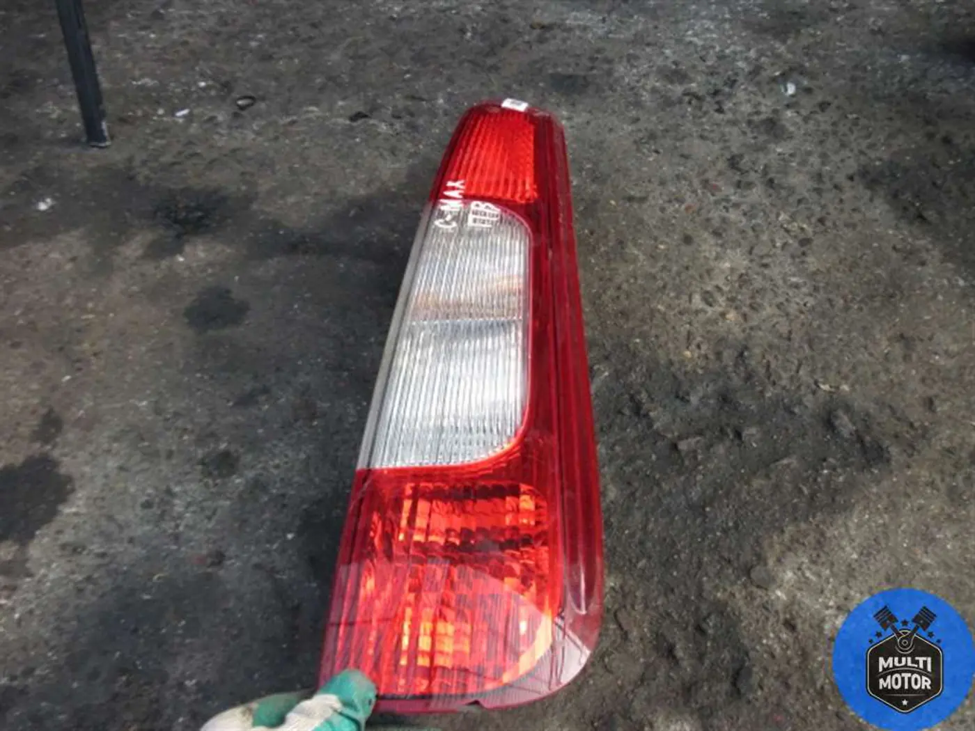 Фонарь задний правый к Ford C-MAX 2007