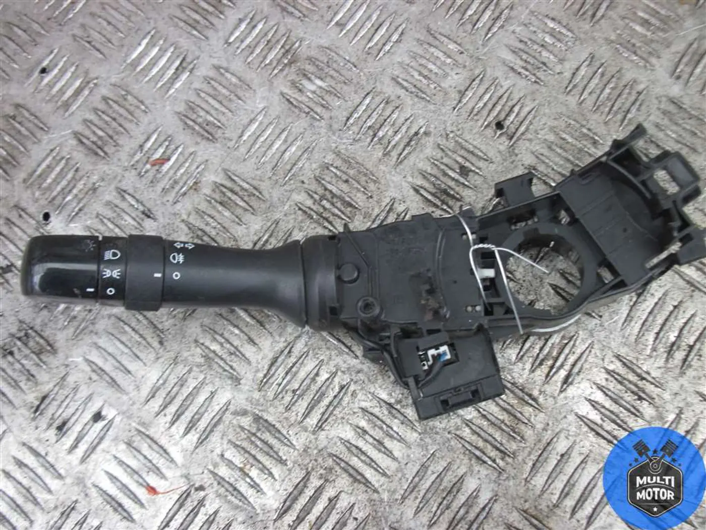 Переключатель поворотов к Toyota Yaris 2006