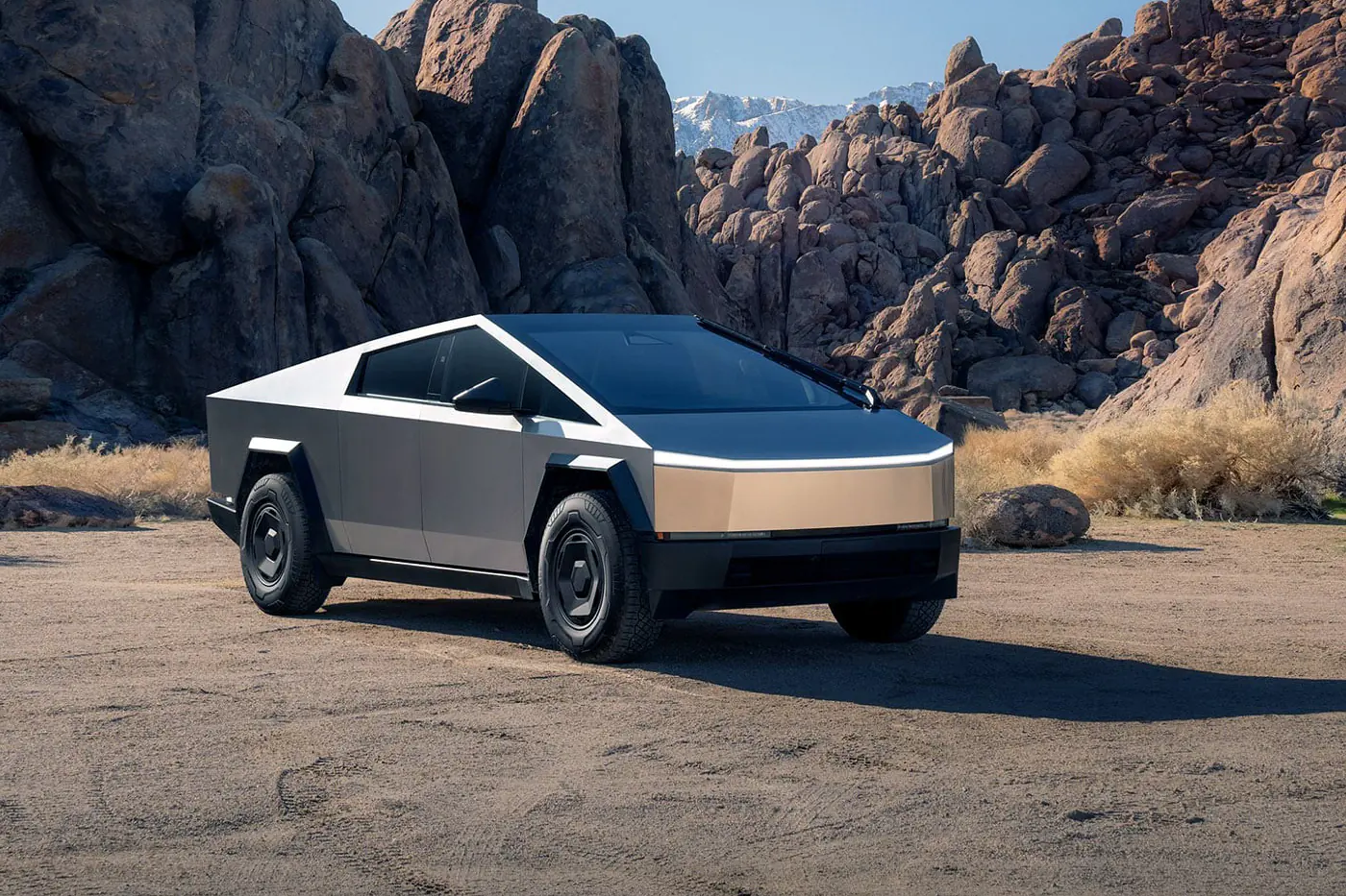 Прицеп вместо супербатареи: Tesla придумала необычный способ увеличения запаса хода