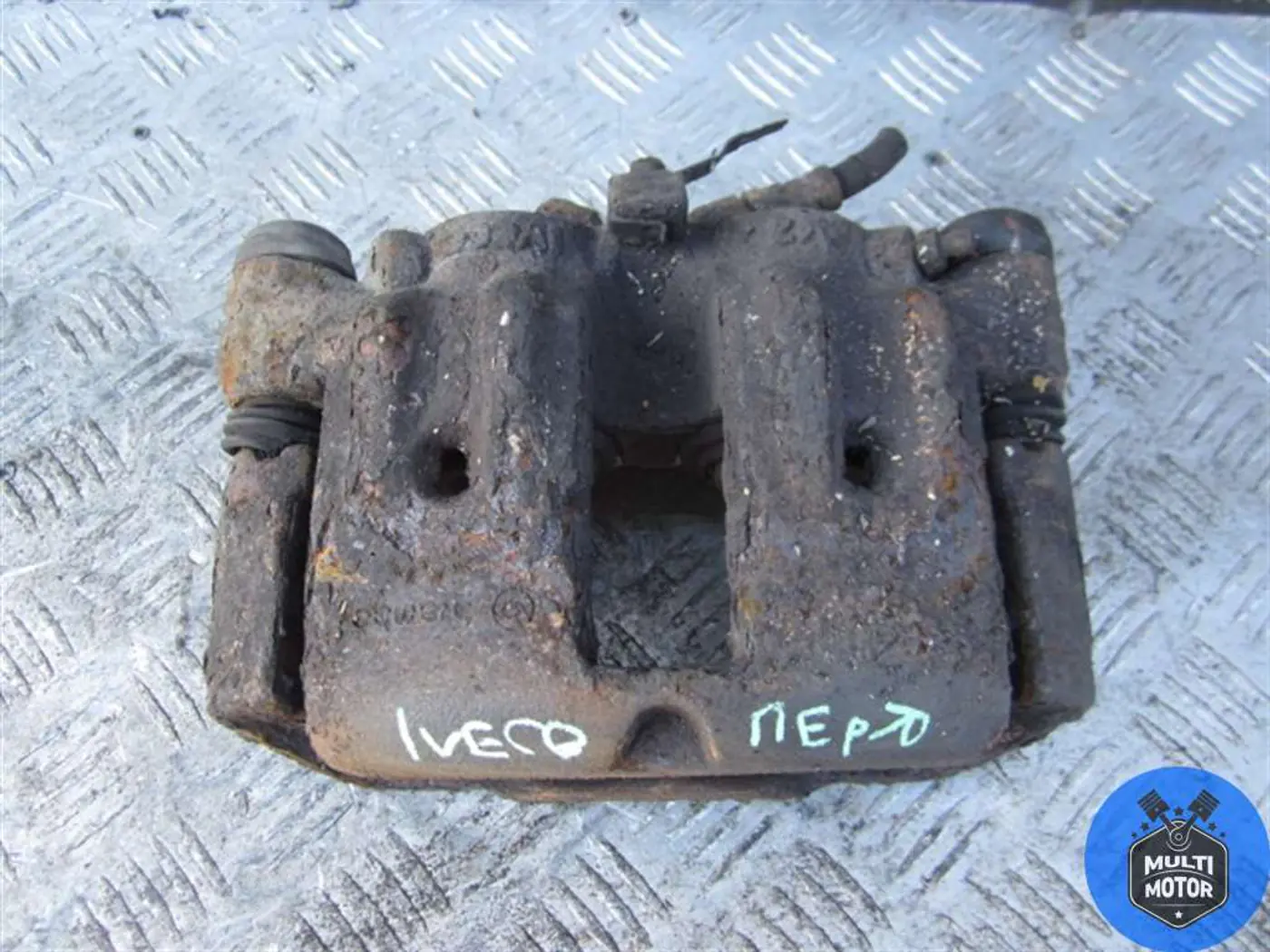 Суппорт передний правый к Iveco  2004