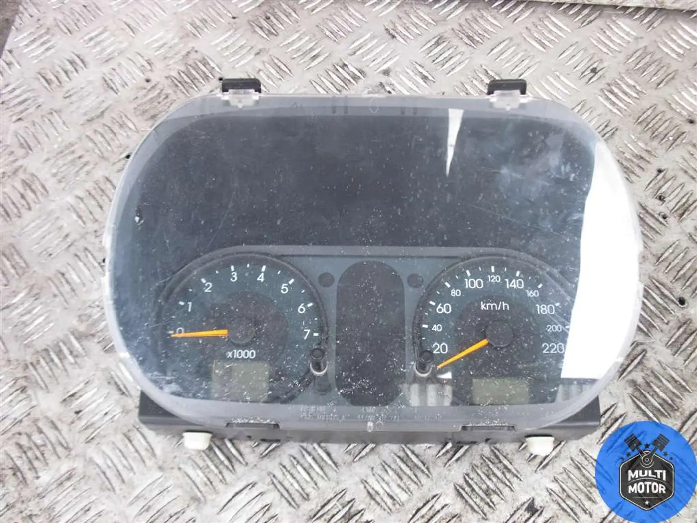 Щиток приборов (приборная панель) к Ford Fusion 2003