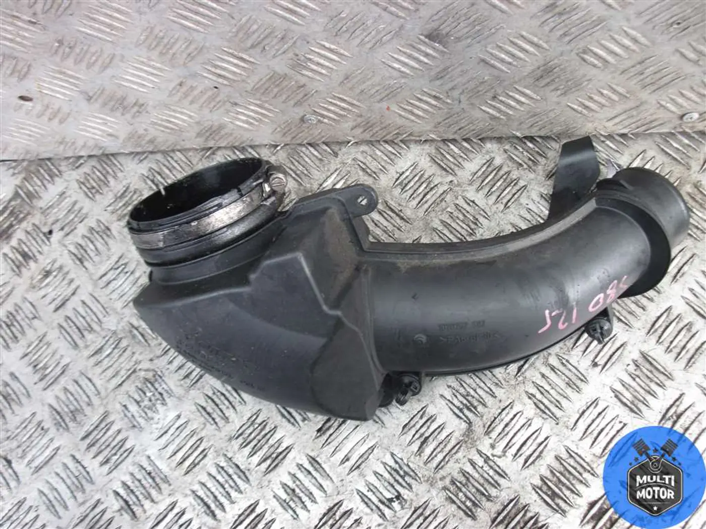 Патрубок к Volvo S80 2012