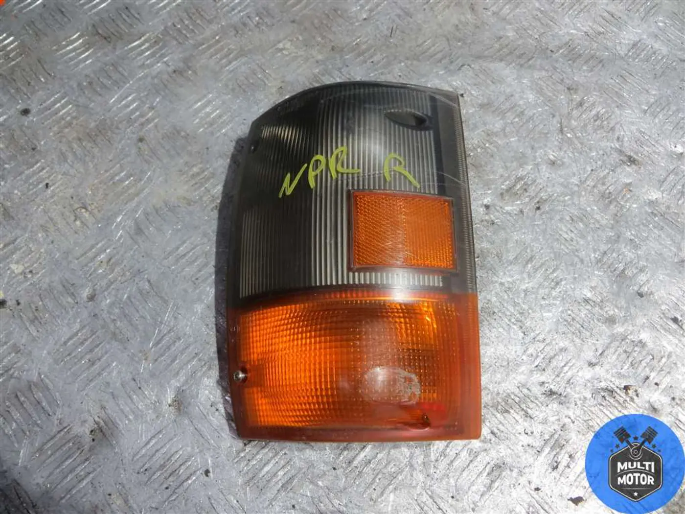 Поворотник правый к Isuzu  2004