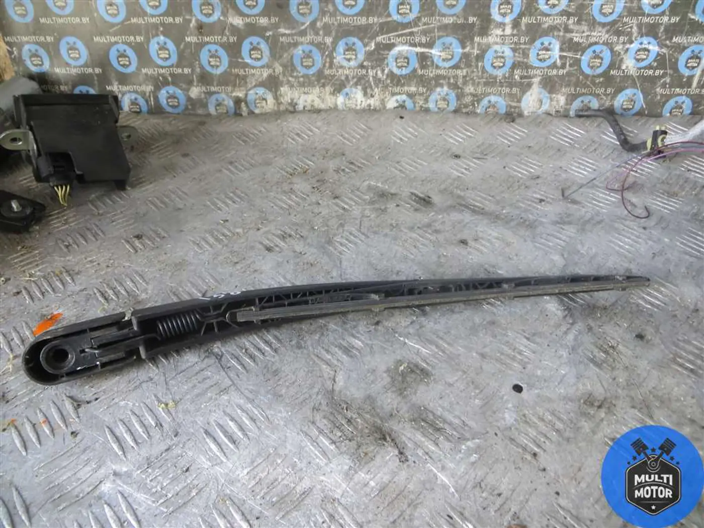 Щеткодержатель задний к Hyundai i30 2009