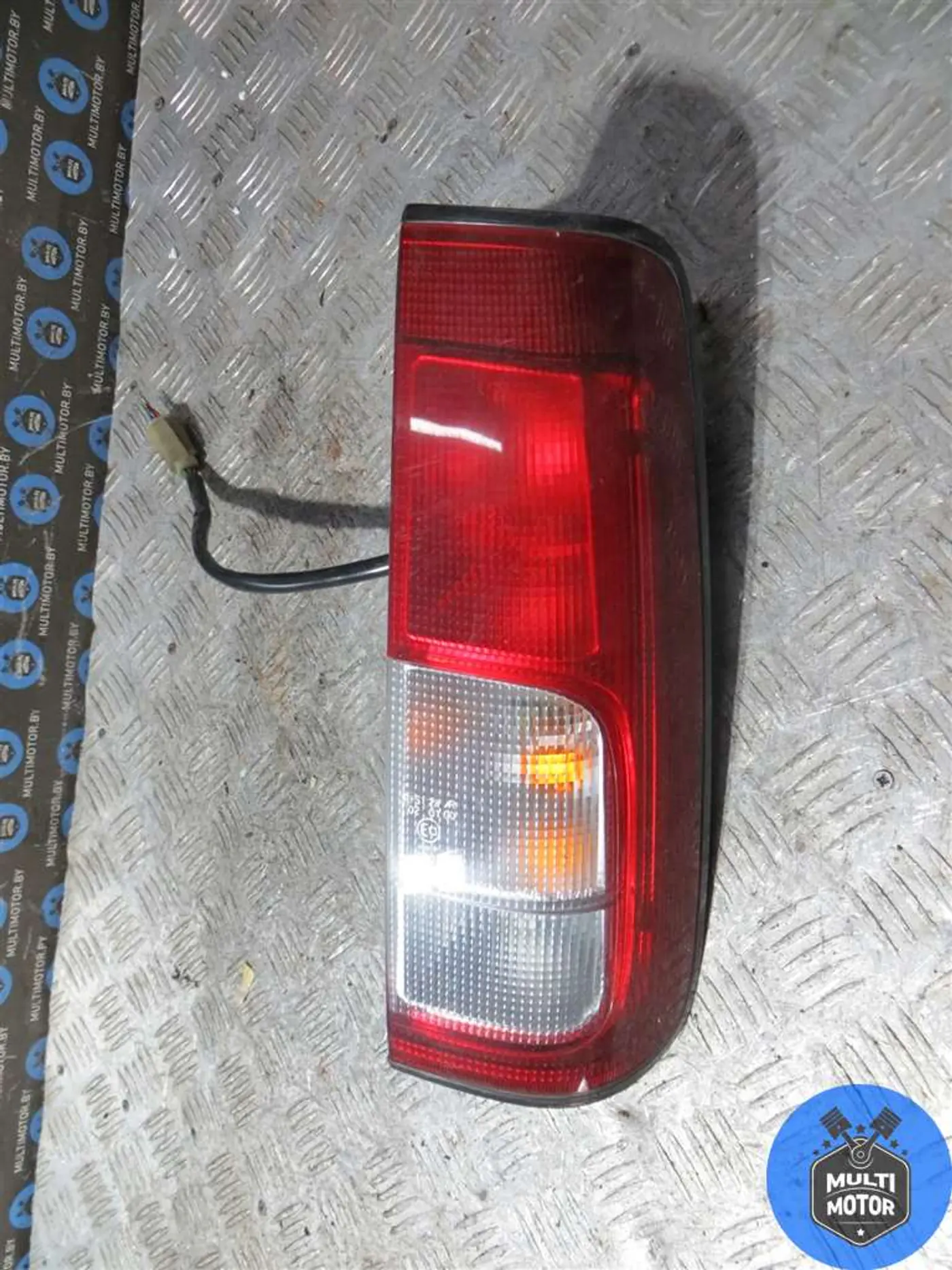 Фонарь задний правый к Suzuki Ignis 2003
