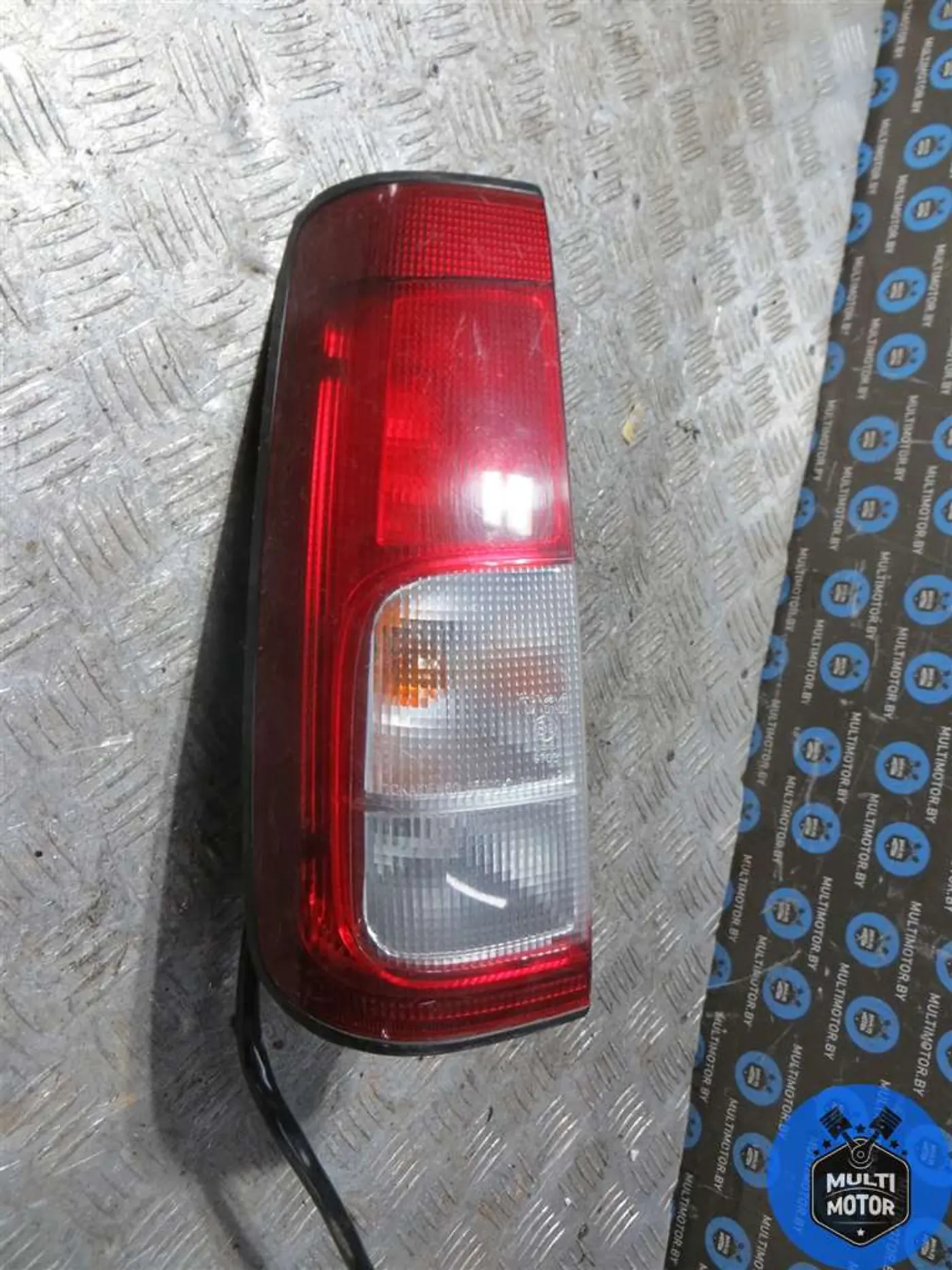 Фонарь задний левый к Suzuki Ignis 2002