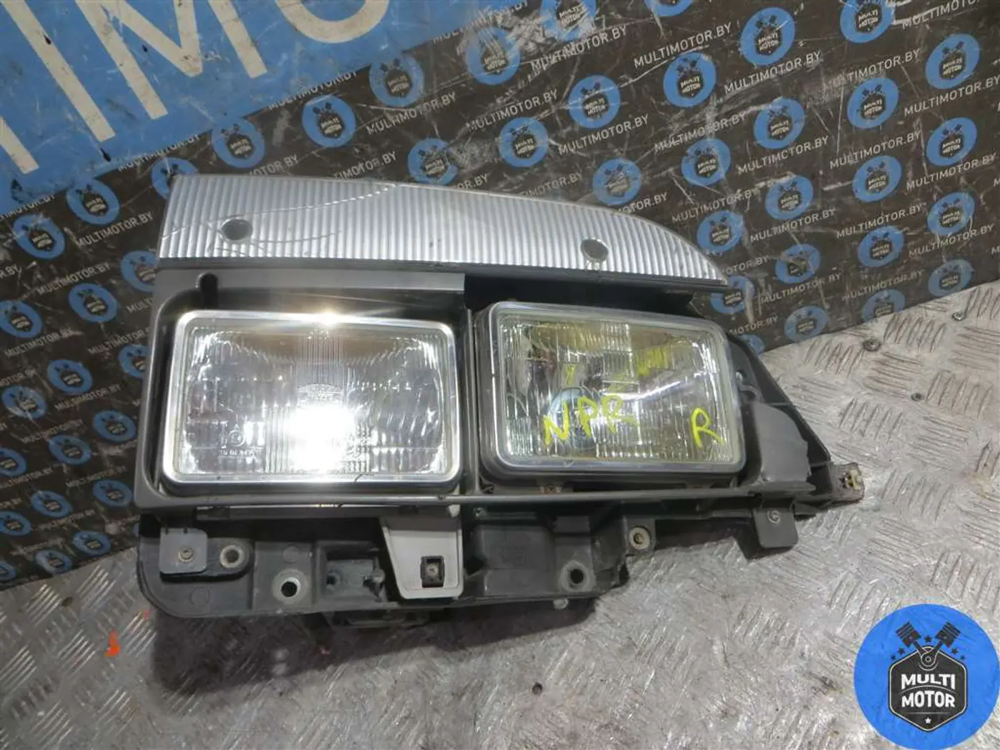 Фара правая к Isuzu  2004