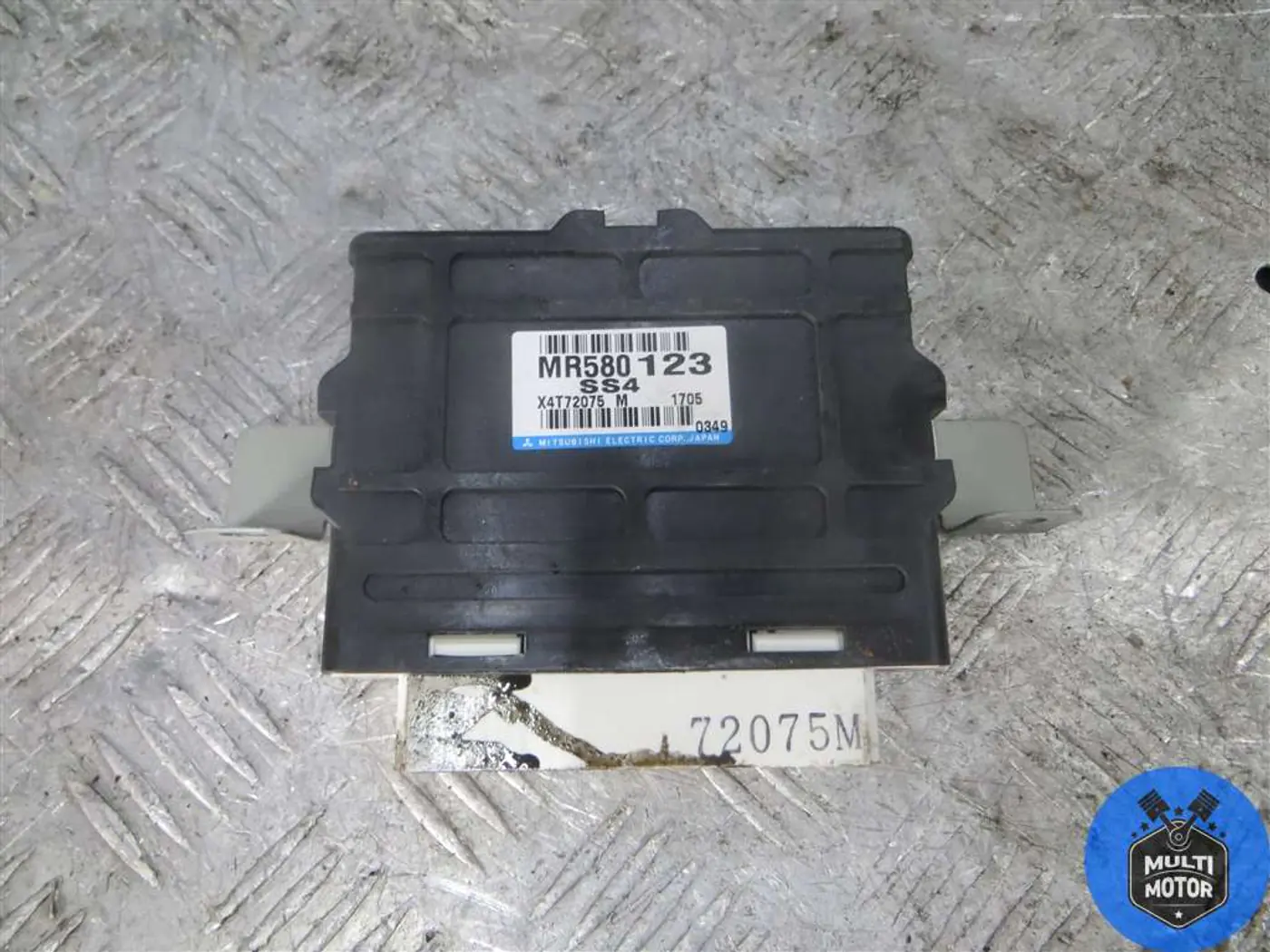 Блок управления полным приводом к Mitsubishi Pajero 2005