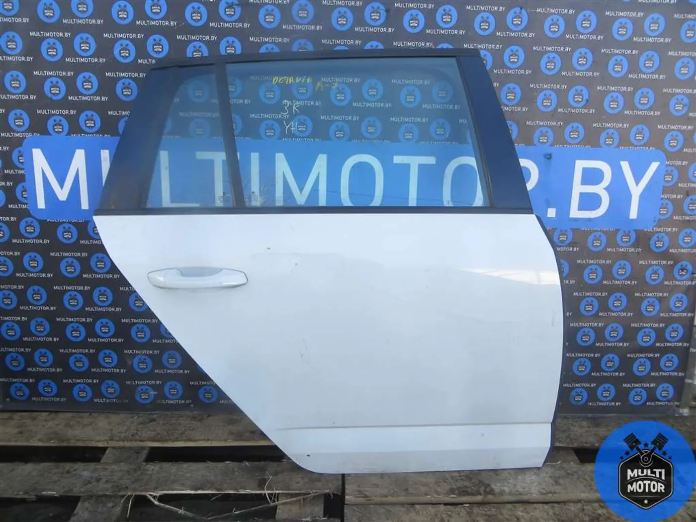 Кнопка стеклоподъемника к Skoda Octavia 2016