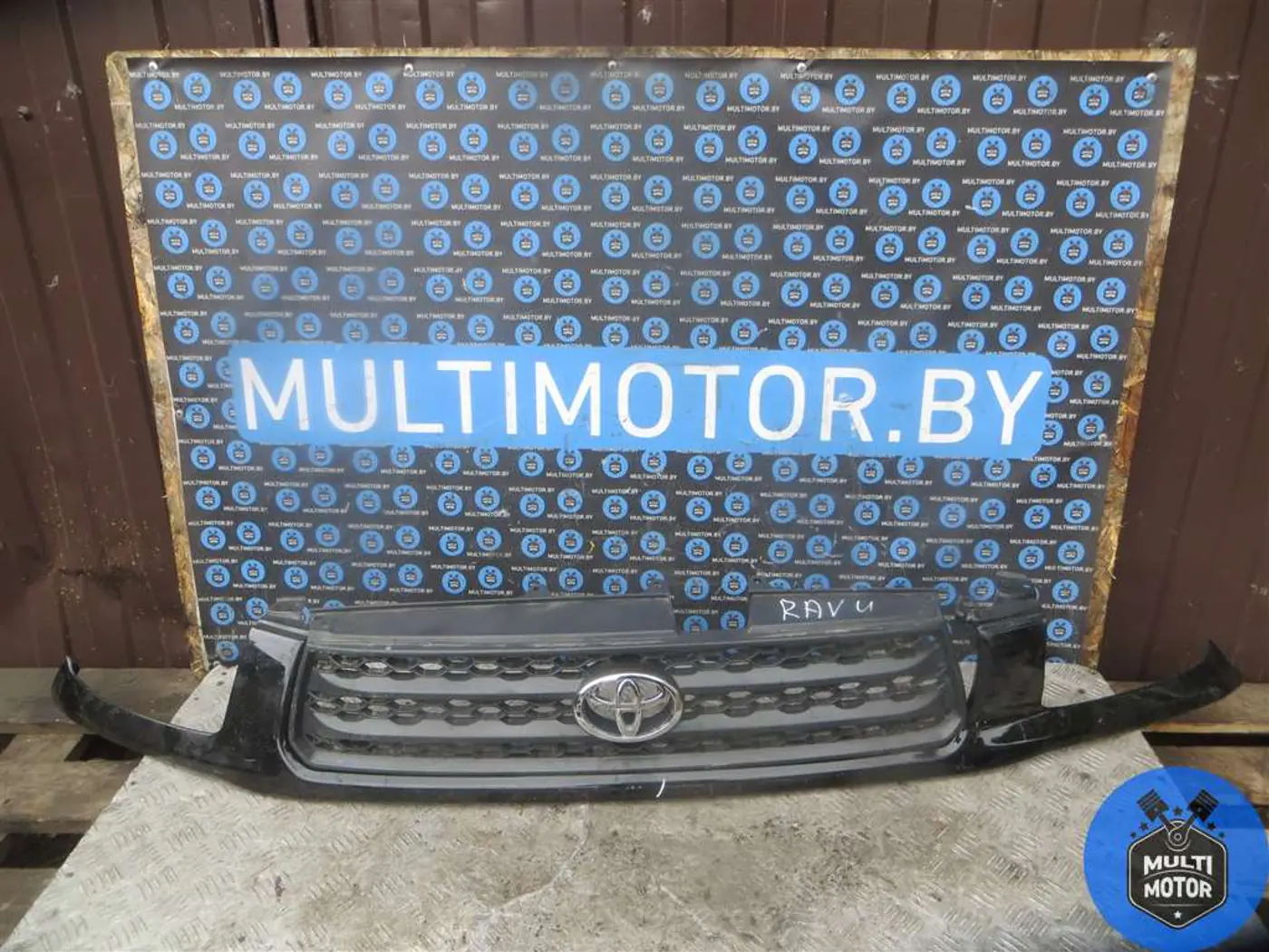 Ус под фару к Toyota RAV 4 2002